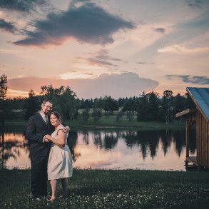 sunset wedding photo in shenandoah mountain valley